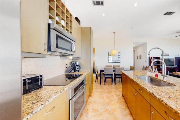 Diamond Beach Condos image 20