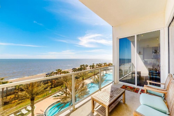 Diamond Beach Condos image 27